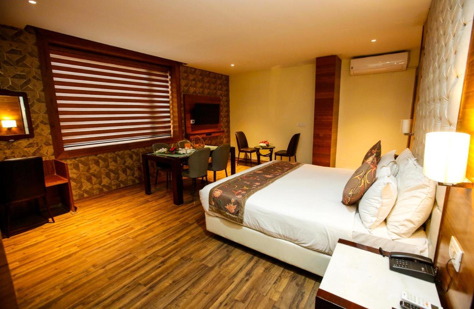 Hotel The Residency Srinagar Exterior foto