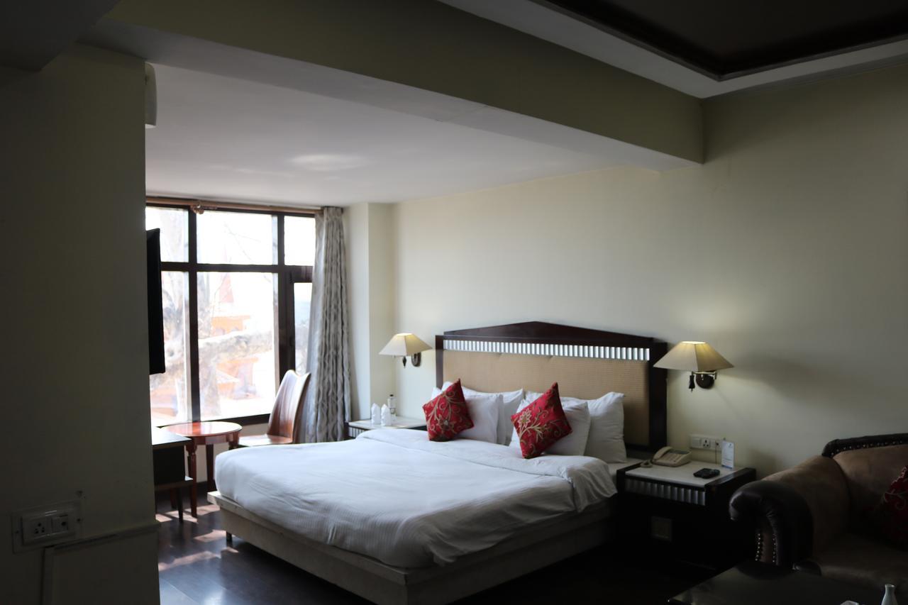 Hotel The Residency Srinagar Exterior foto