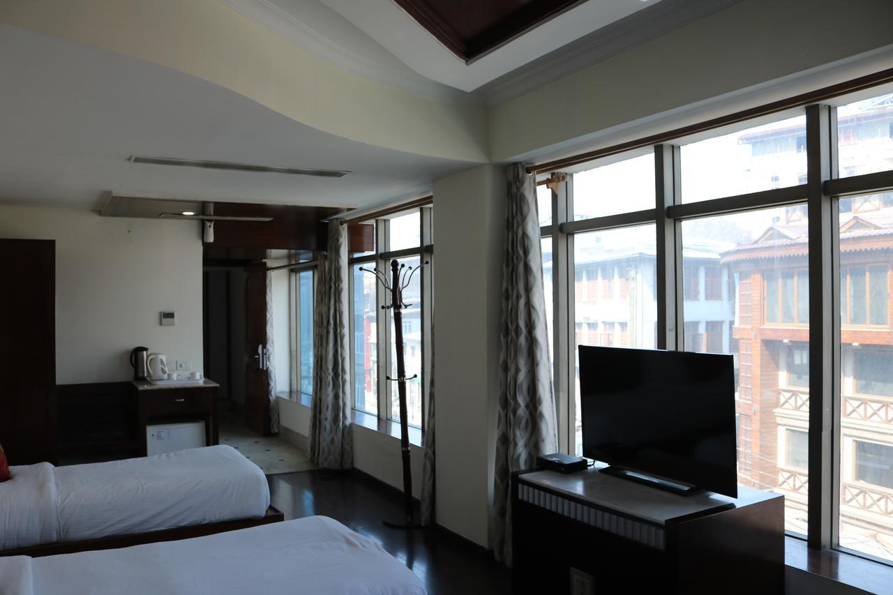 Hotel The Residency Srinagar Exterior foto