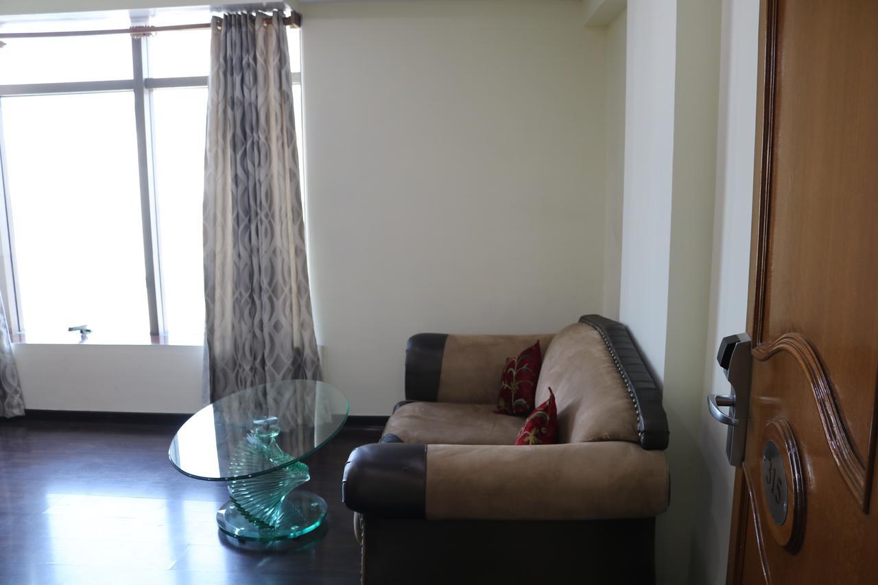 Hotel The Residency Srinagar Exterior foto