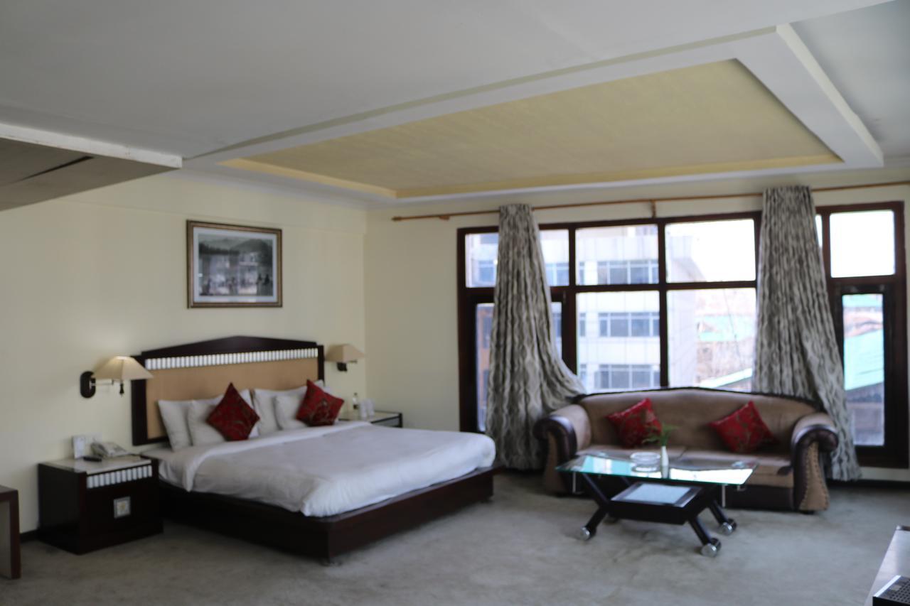 Hotel The Residency Srinagar Exterior foto