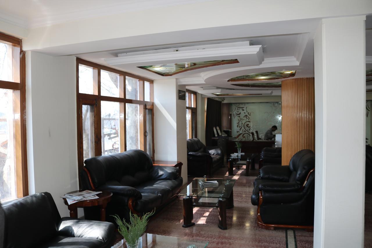 Hotel The Residency Srinagar Exterior foto
