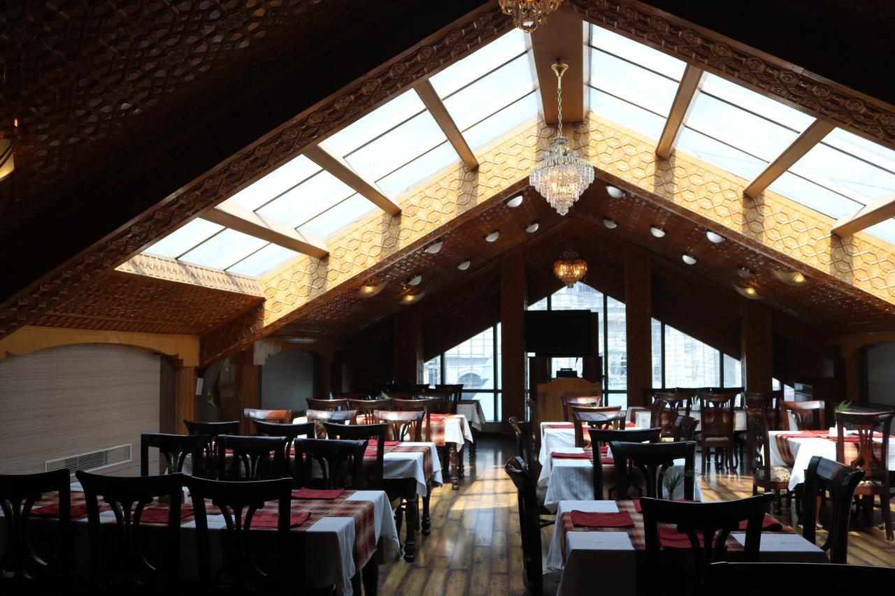 Hotel The Residency Srinagar Exterior foto
